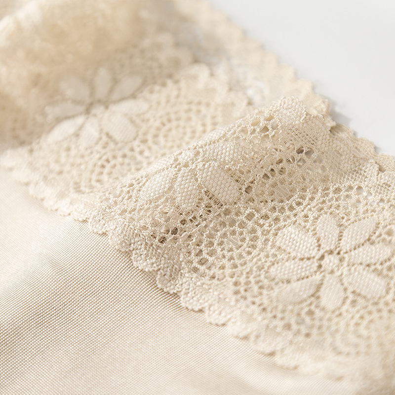 The Seamless Mulberry Silk Lace Triangle Panties - Image 3