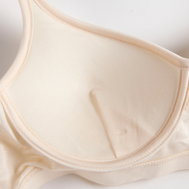The Wire-Free Knitted Mulberry Silk Bra with 42-Needle Comfort - Image 4