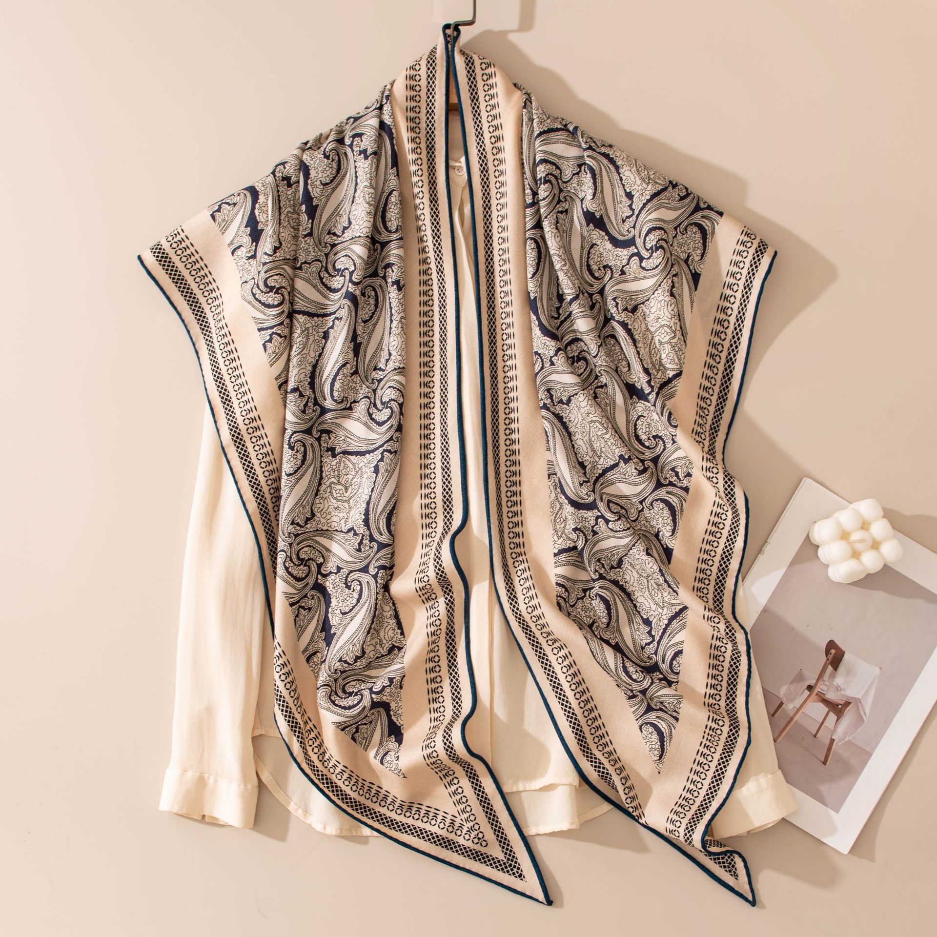 FHZ25-90233-1 Hand Rolled - Double-sided Beige Paisley