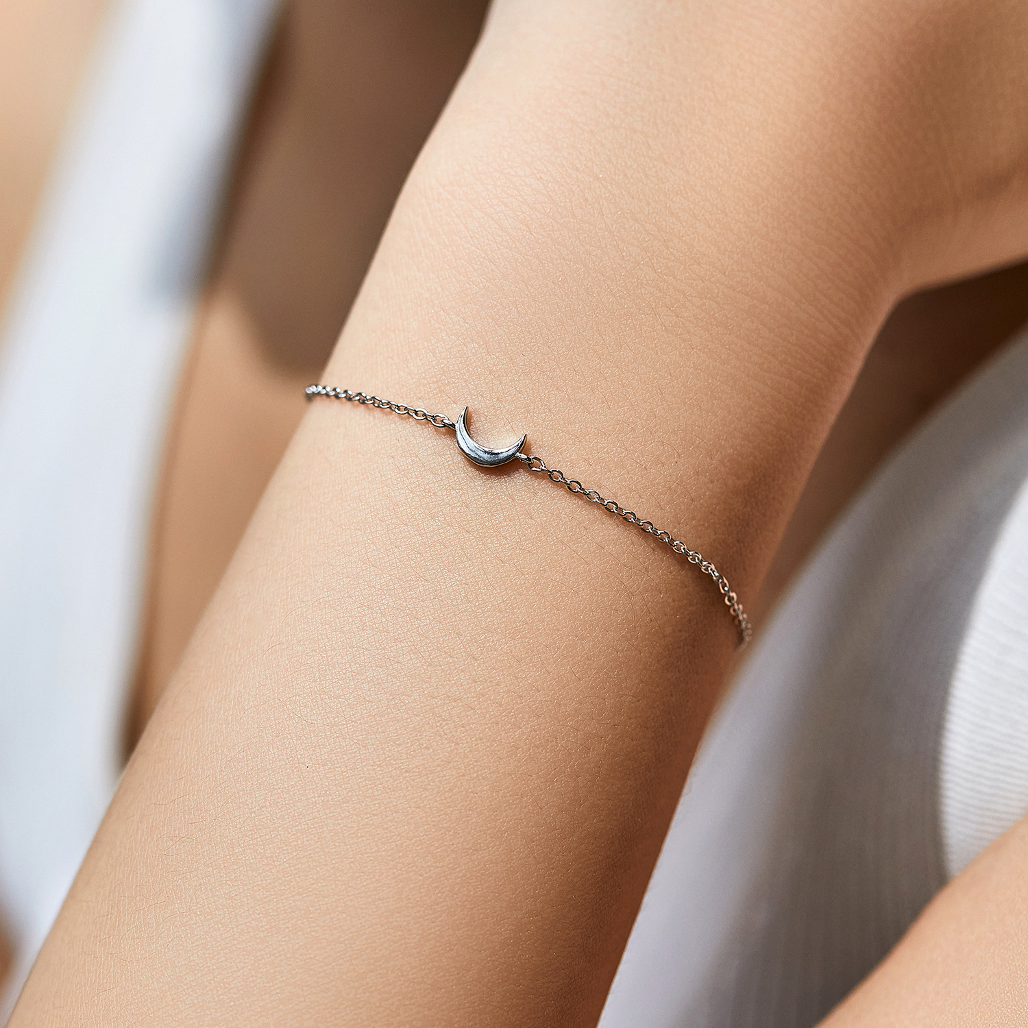 The S925 Sterling Silver Crescent Moon Bracelet - Image 2