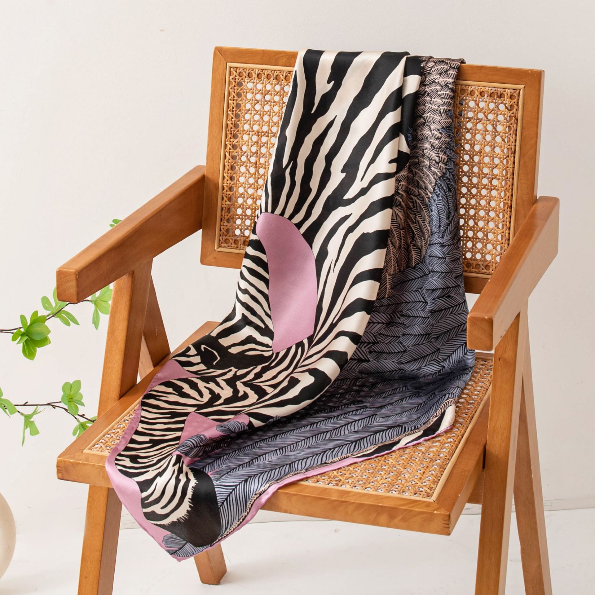 The 85cm Mulberry Silk Square Scarf
