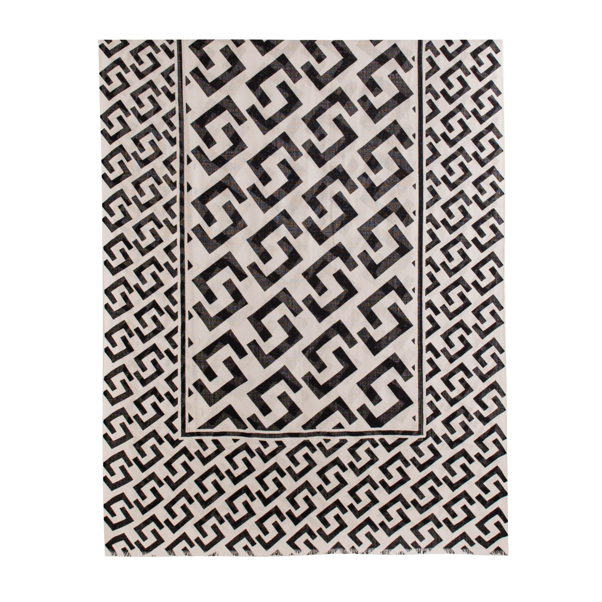 FHY26-7216-1 Black and White Pattern