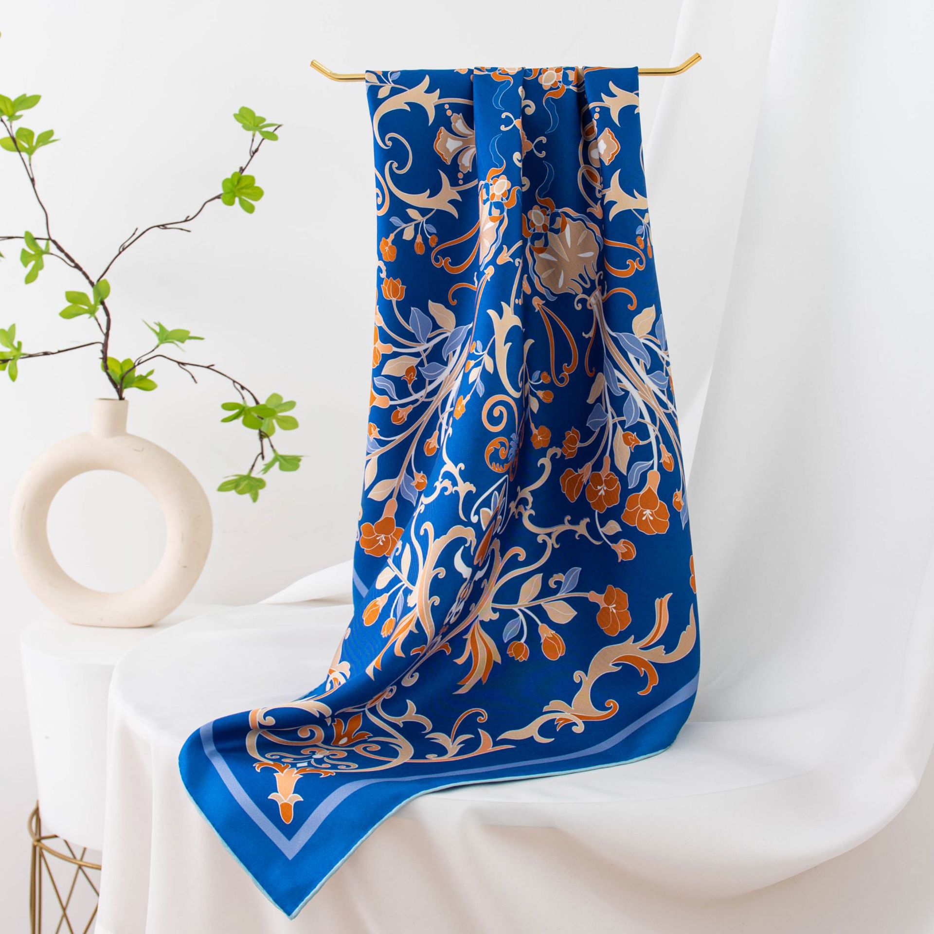 FHZ25-9853-3 Hand Roll - Floral Secret Dark Blue