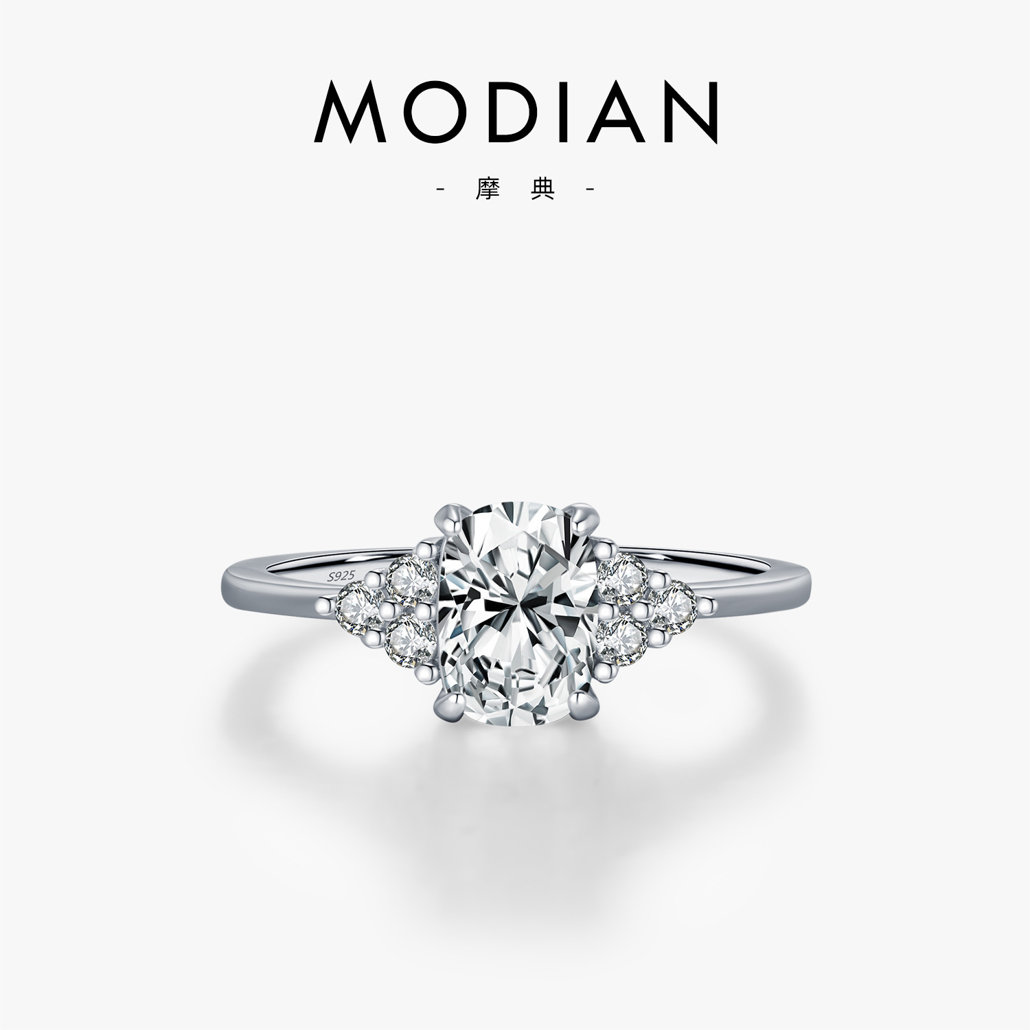 The S925 Sterling Silver Moissanite Sparkling Ring