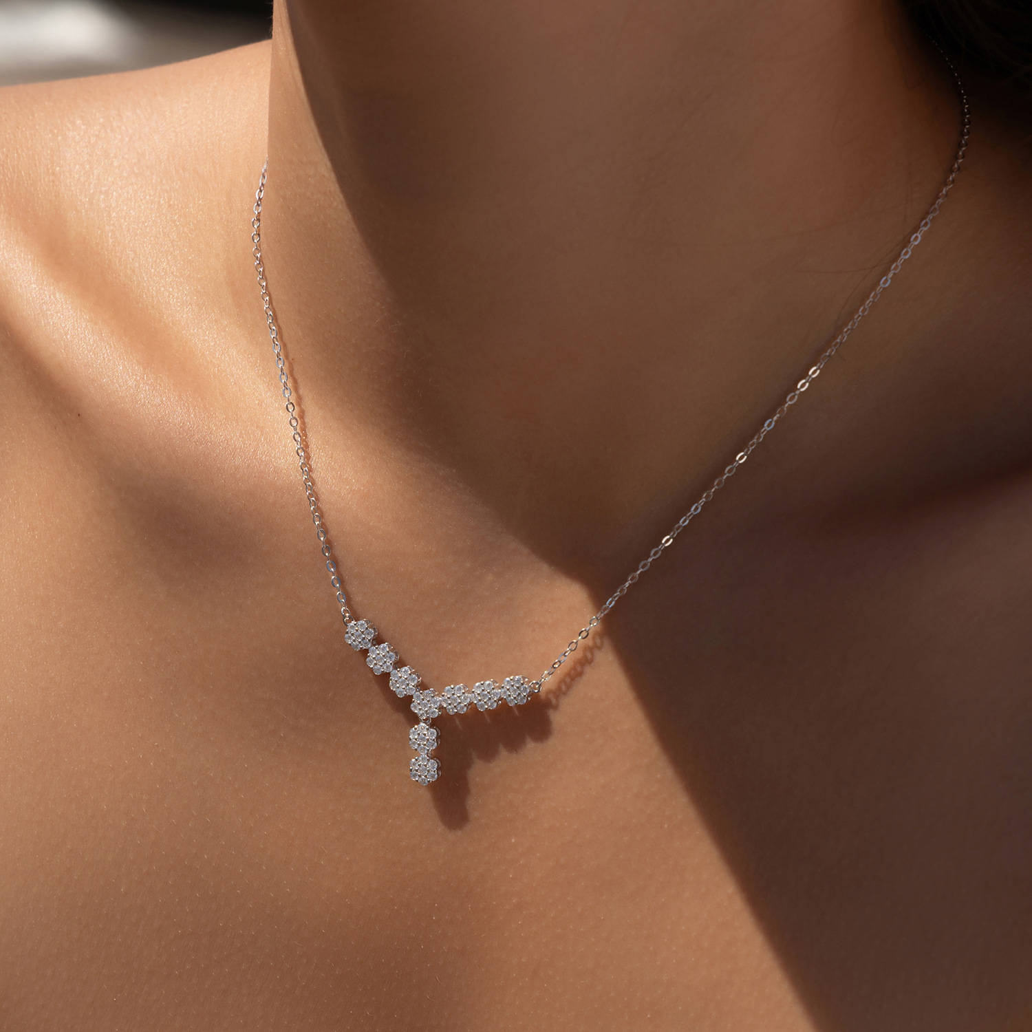 The S925 Sterling Silver Y-Shape Flower Necklace - Image 2
