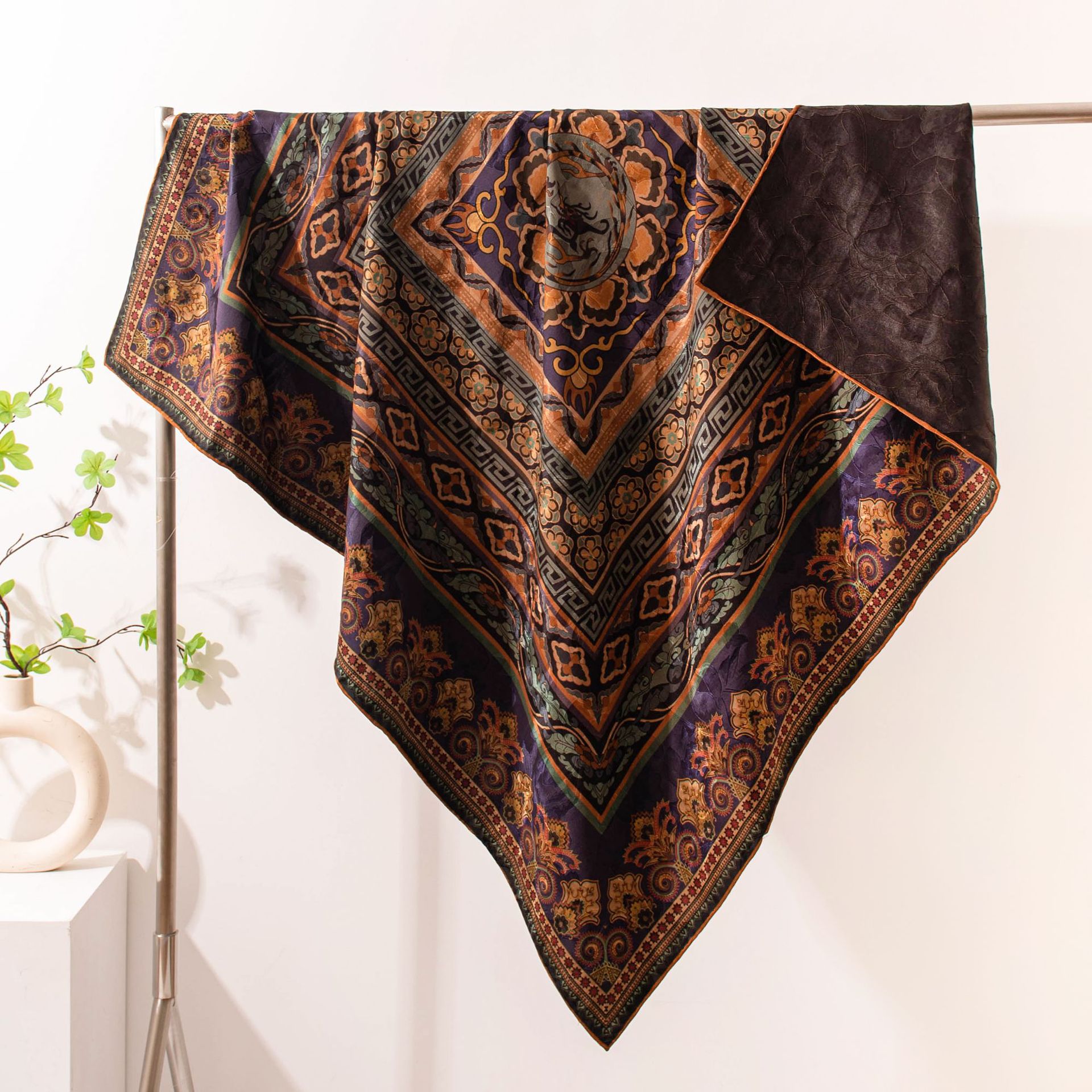 The Heavy Silk Yarn Guofeng Large Shawl - Image 3