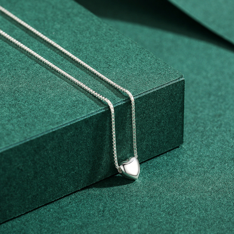 The S925 Silver Minimalist Heart Collarbone Chain Necklace - Image 3