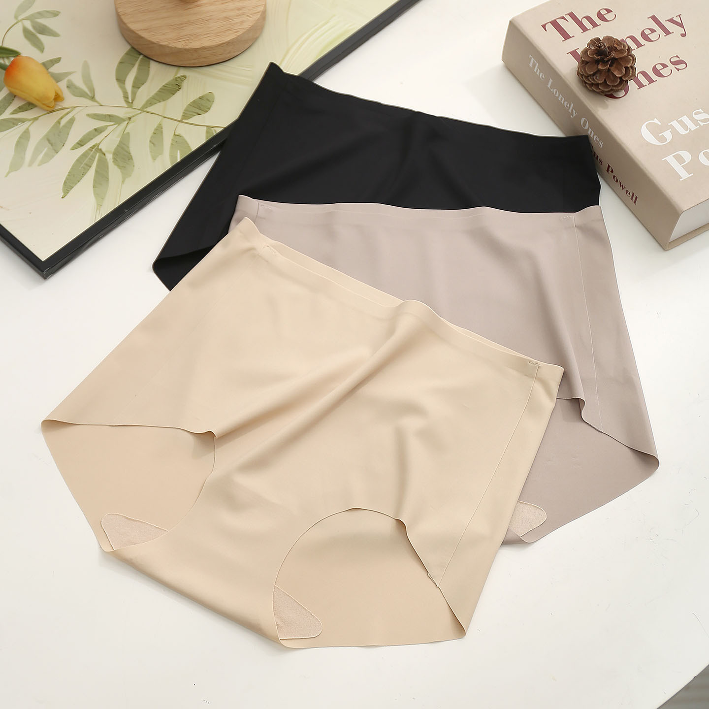 The Seamless Mulberry Silk High Elastic Briefs - Image 3