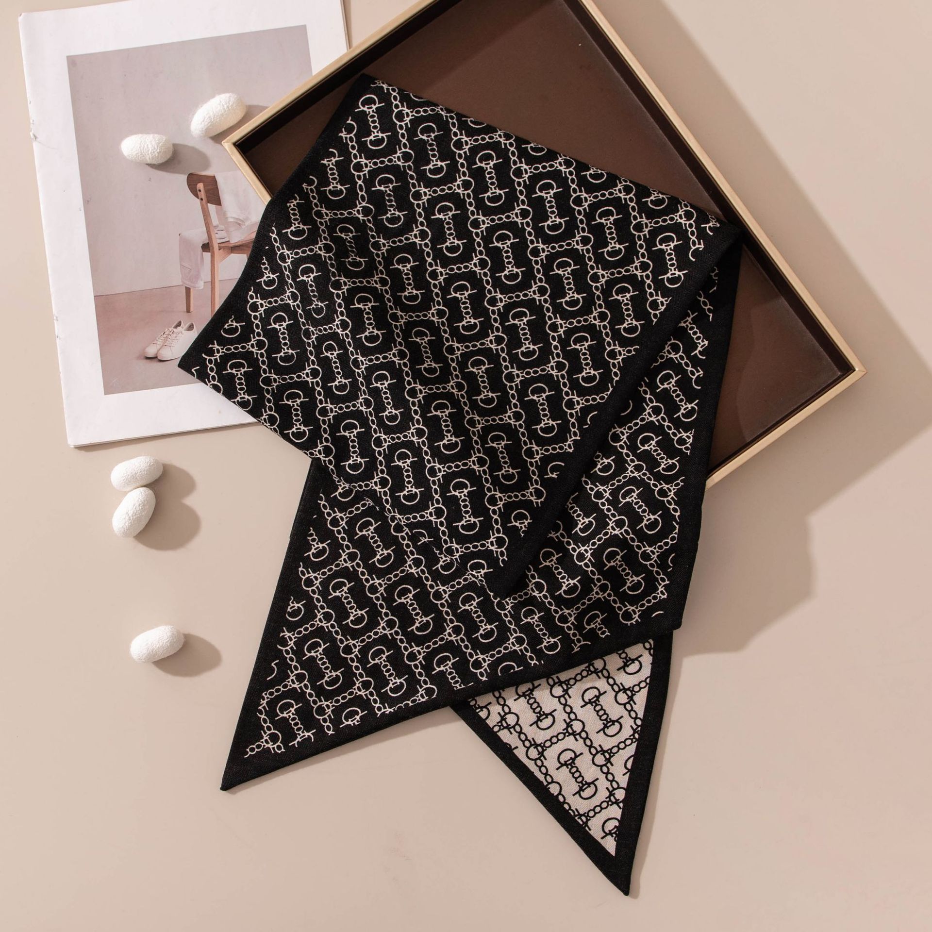 The Double Layer Contrast Silk Wool Scarf - Image 3