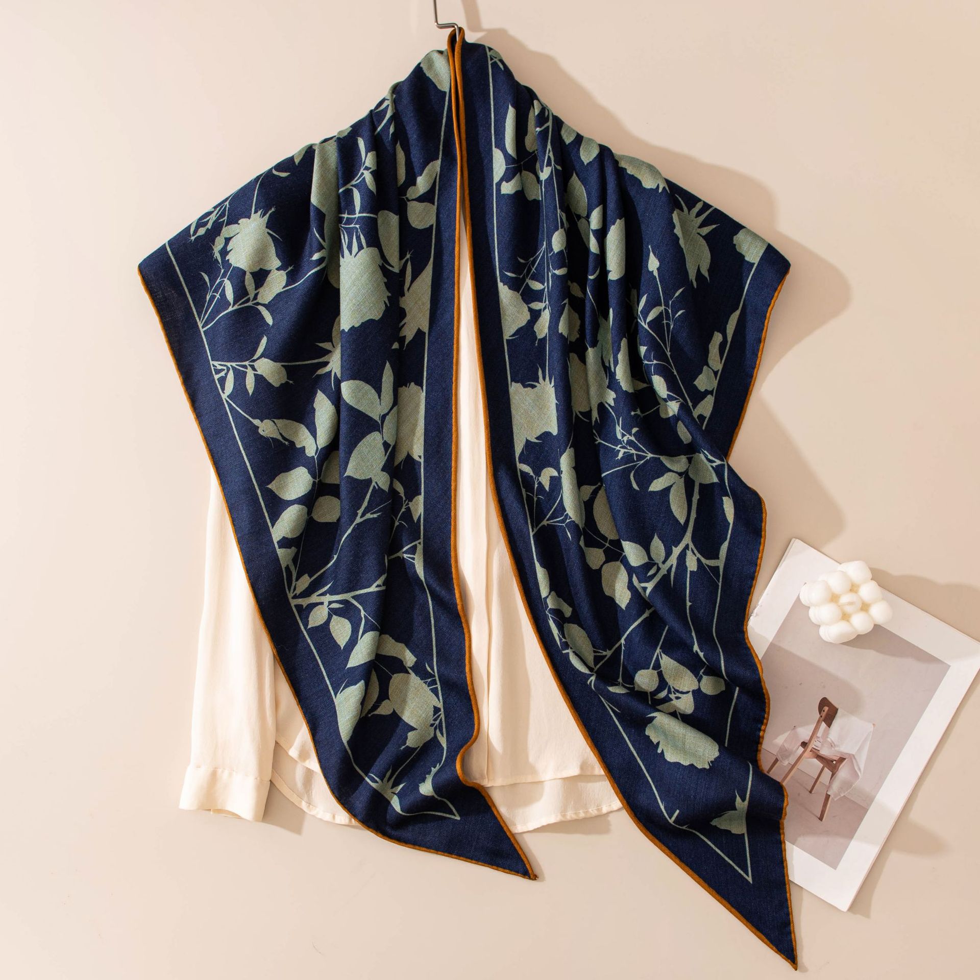 FHZ25-90229-1 Hand Rolled - Double-sided Blue and Black Flowers