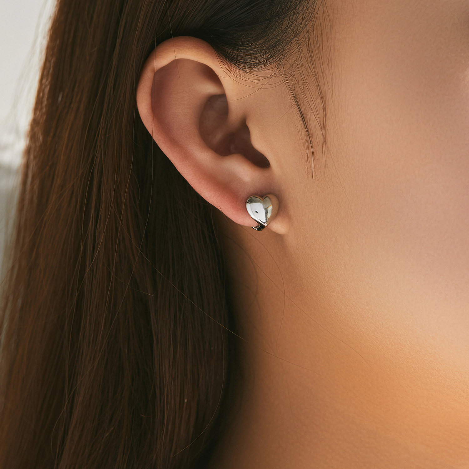 The S925 Silver Double-Sided Heart Earrings with Mirror Finish - Image 2