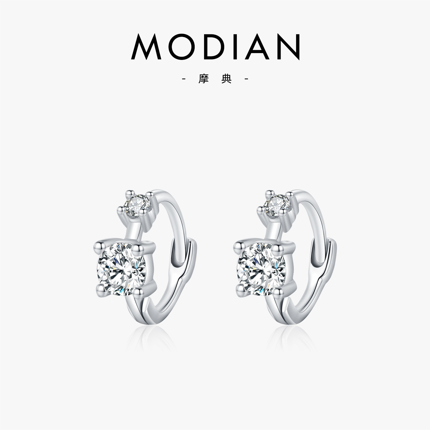 The S925 Sterling Silver Diamond Ear Cuff