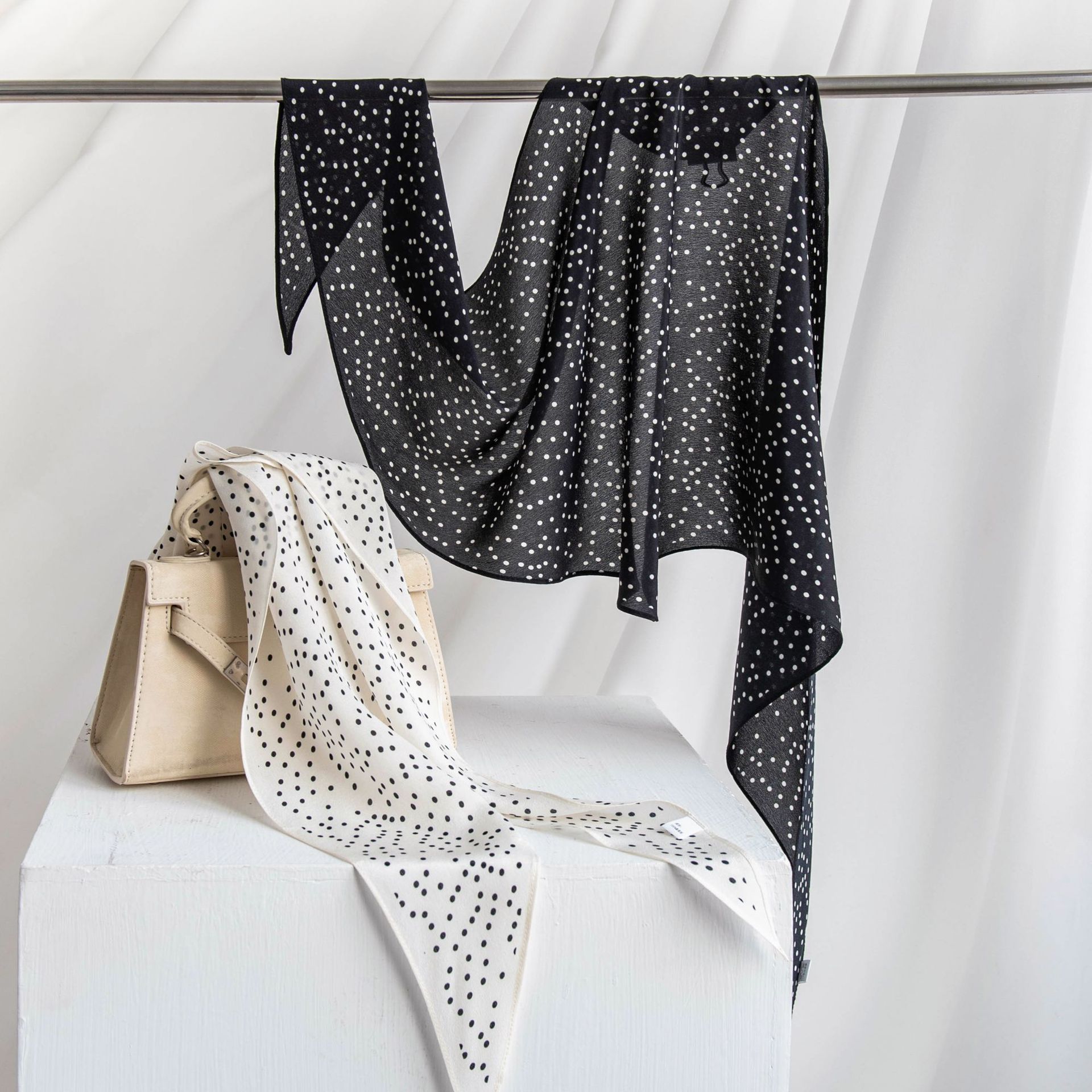 The Mulberry Silk Sun Protection Neck Scarf - Image 3