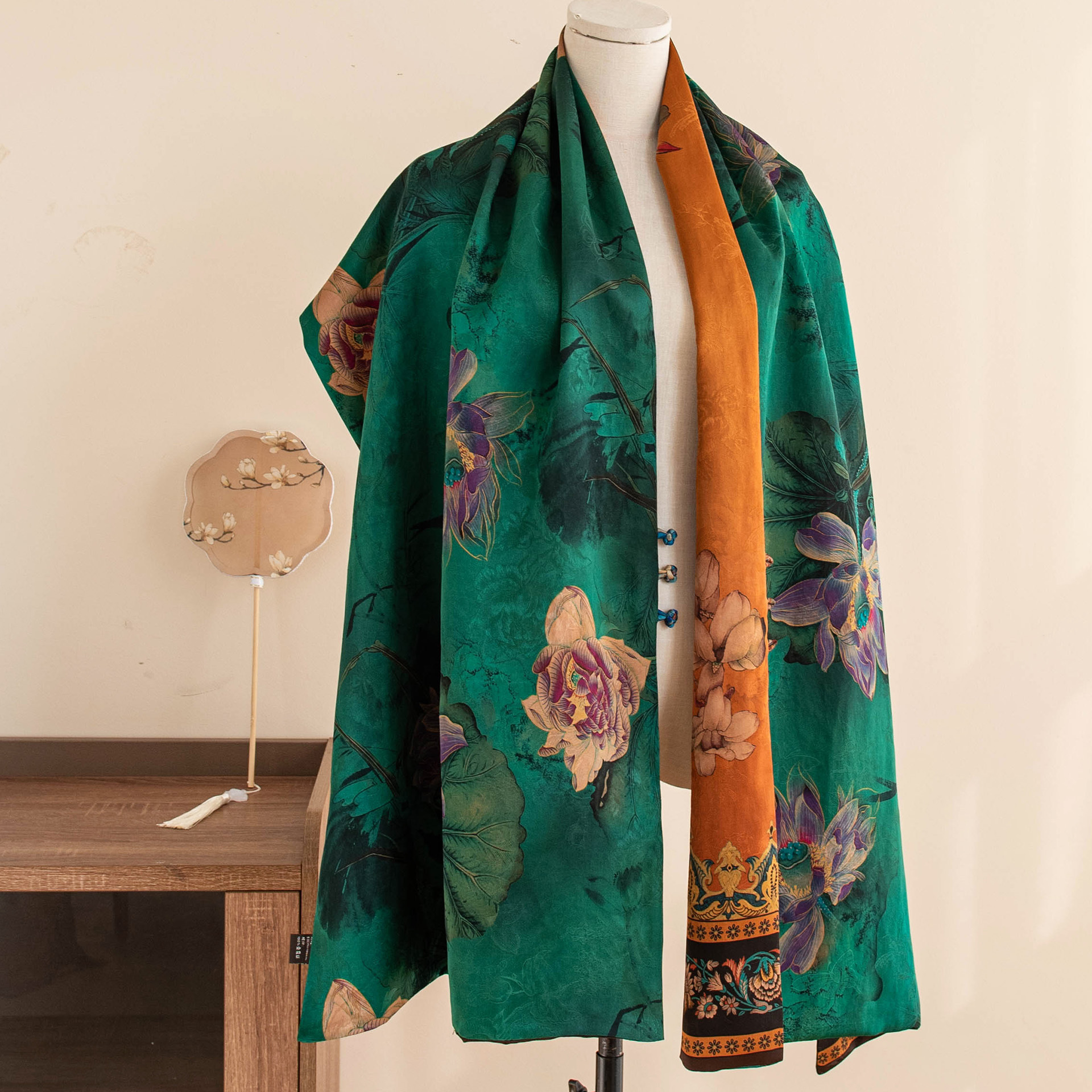 The Double-Layer Jacquard Silk Scarf with Gift Box - Image 2