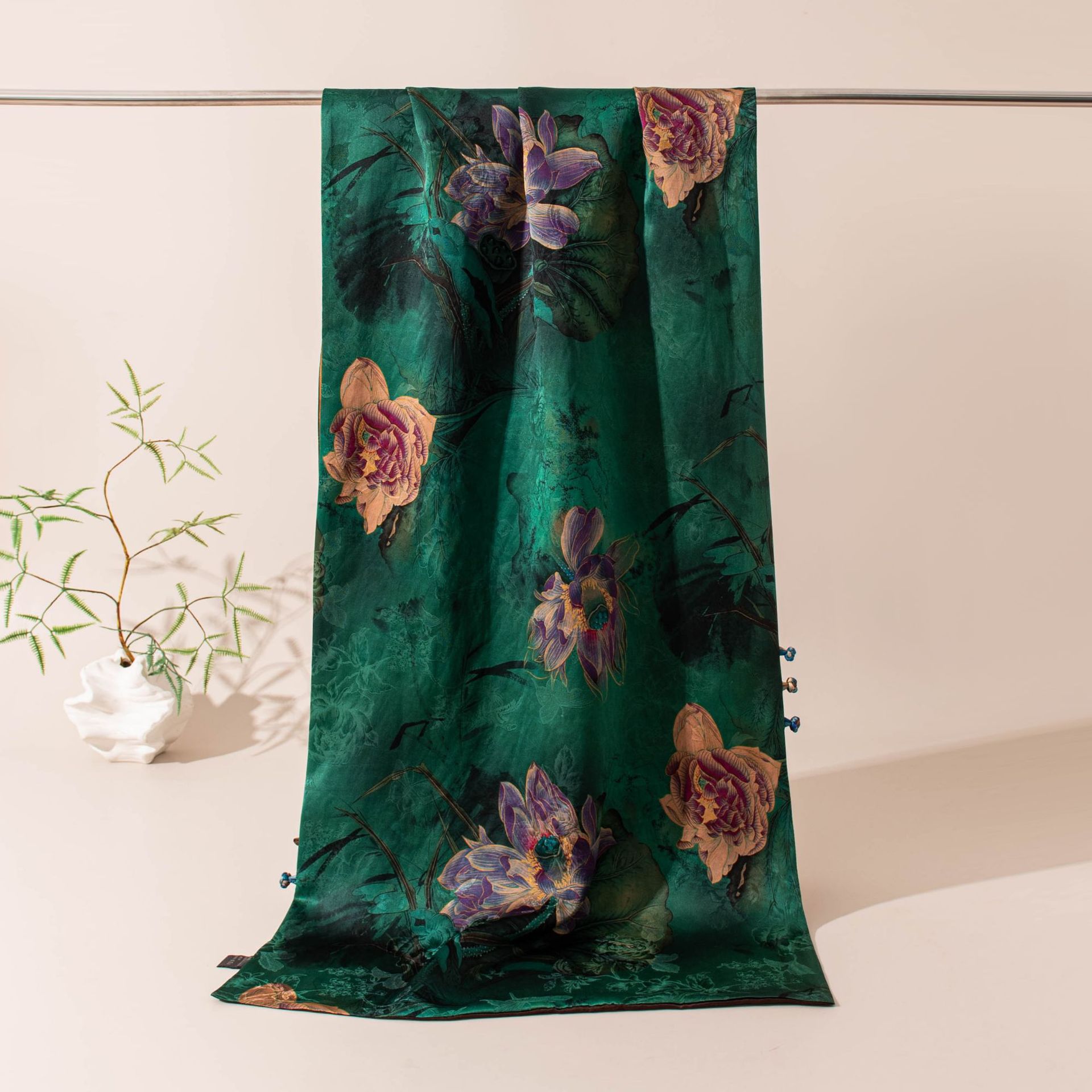 The Double-Layer Jacquard Silk Scarf with Gift Box - Image 4
