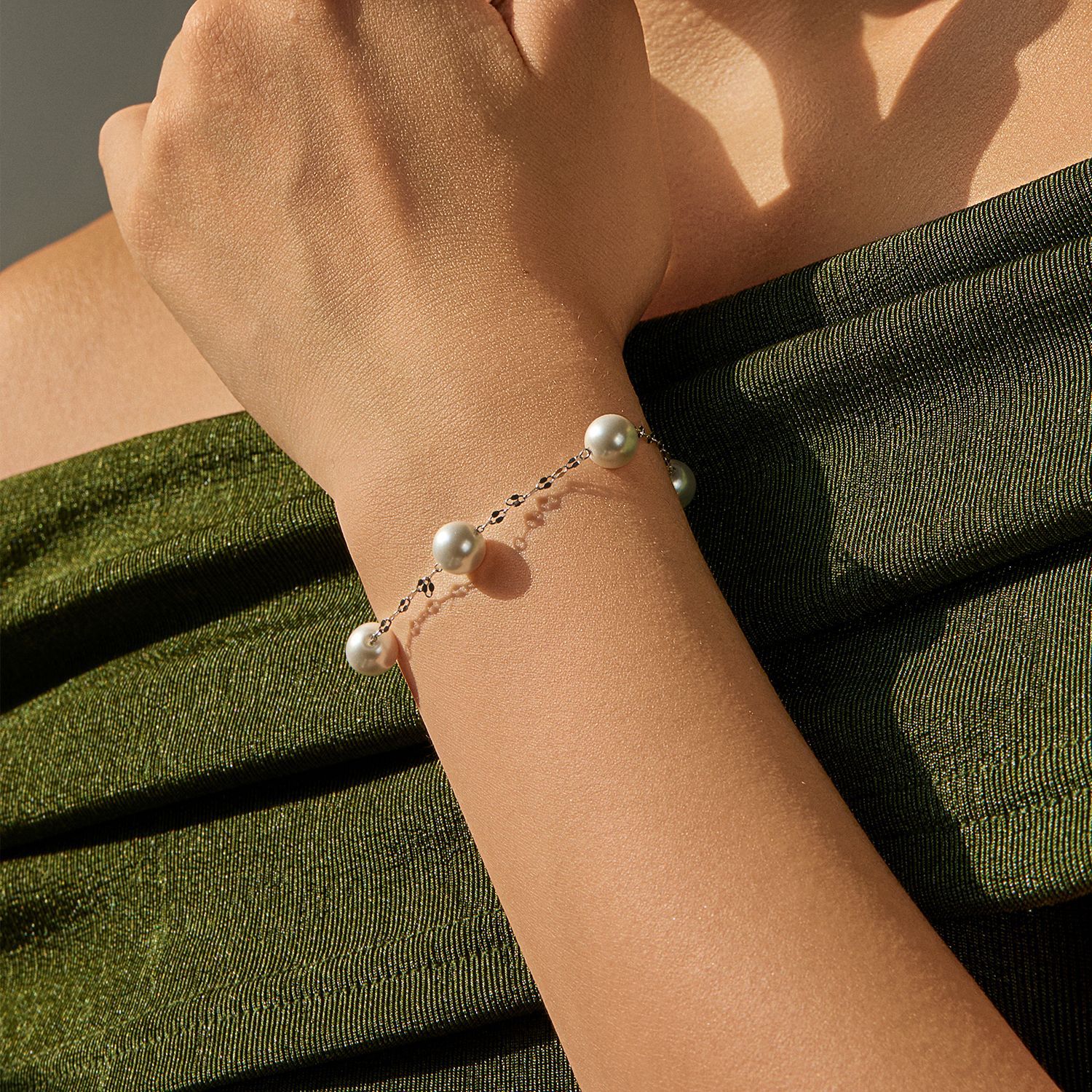 The S925 Sterling Silver Crystal Pearl Necklace and Bracelet - Image 2