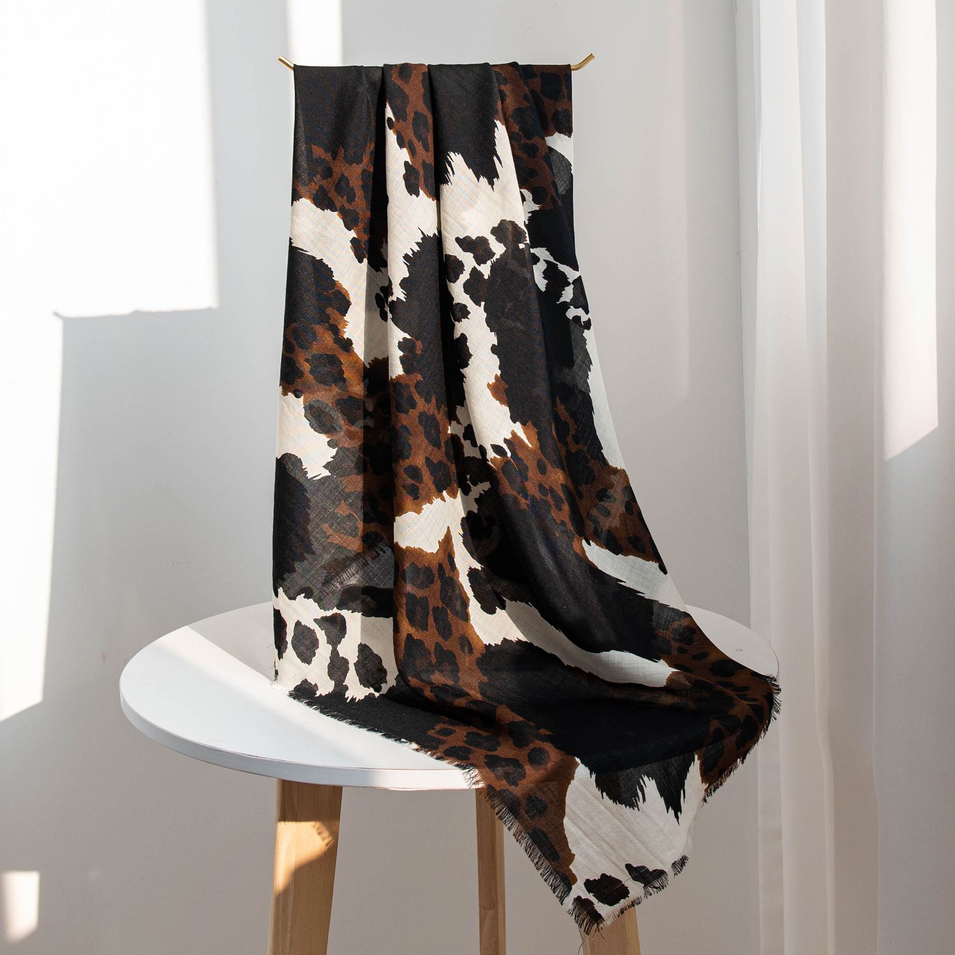 The Water-Soluble Wool Leopard Print Shawl - Image 3