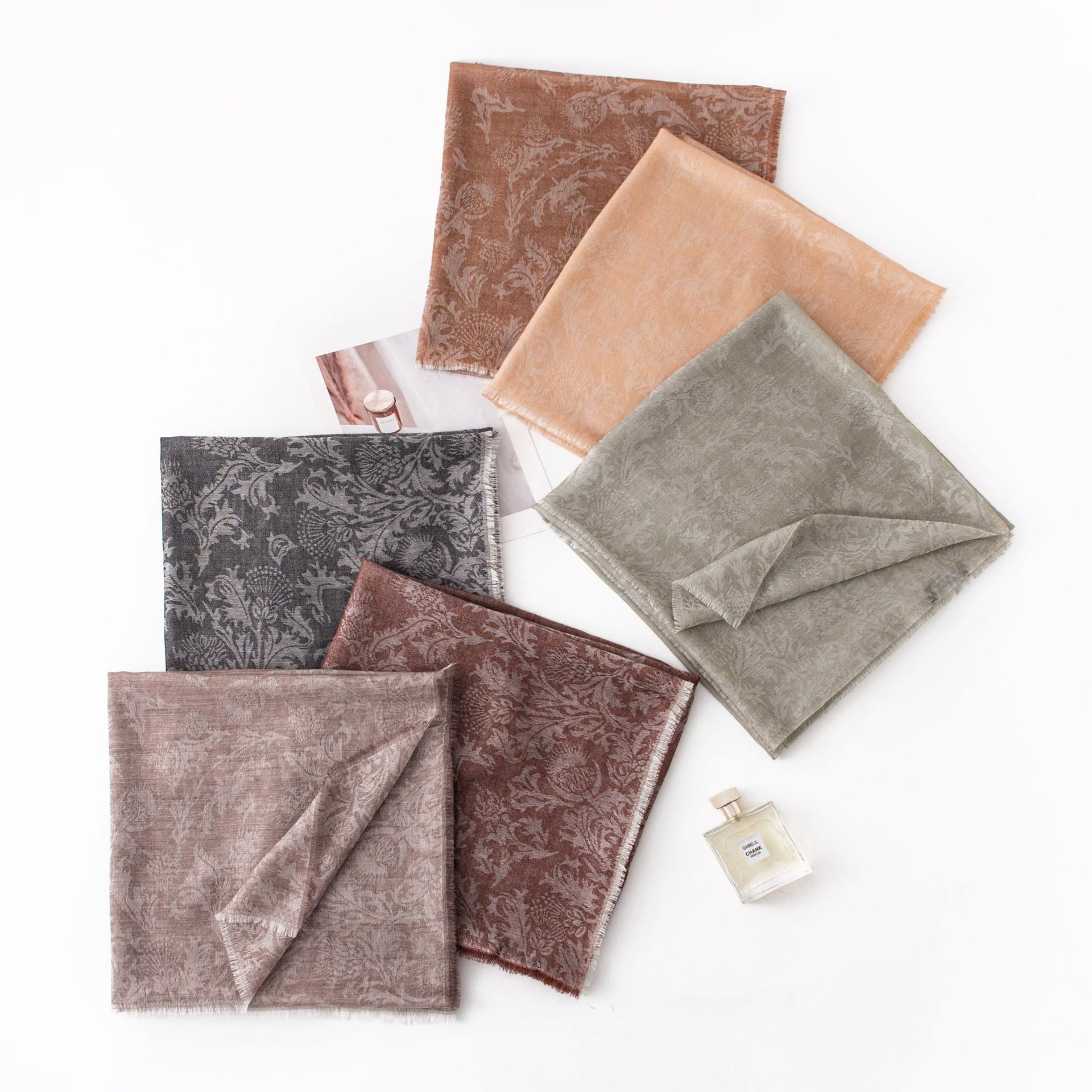 The 100% Cashmere Paisley Jacquard Shawl
