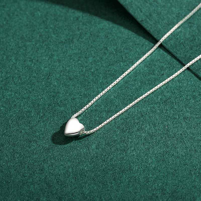 The S925 Silver Minimalist Heart Collarbone Chain Necklace - Image 4