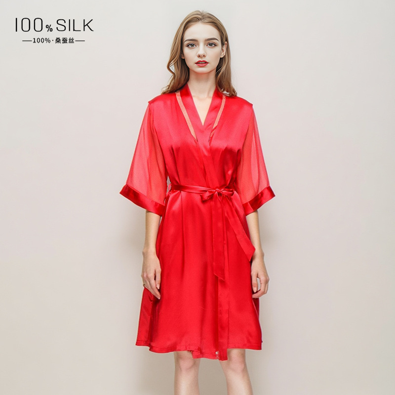 The 19 Momme 100% Mulberry Silk Bathrobe - Image 3