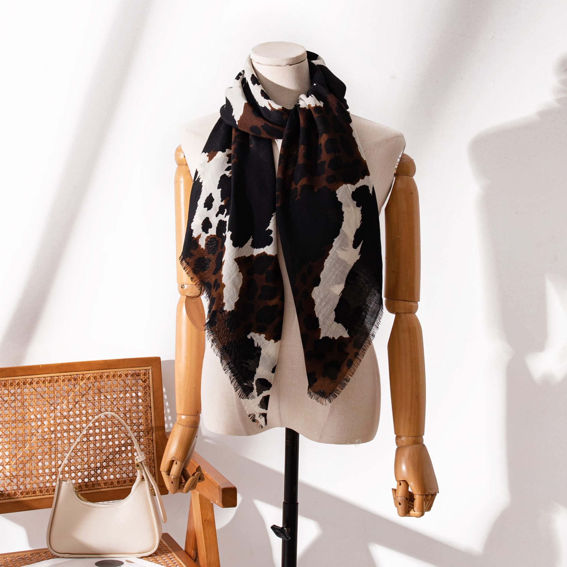 The Water-Soluble Wool Leopard Print Shawl - Image 2