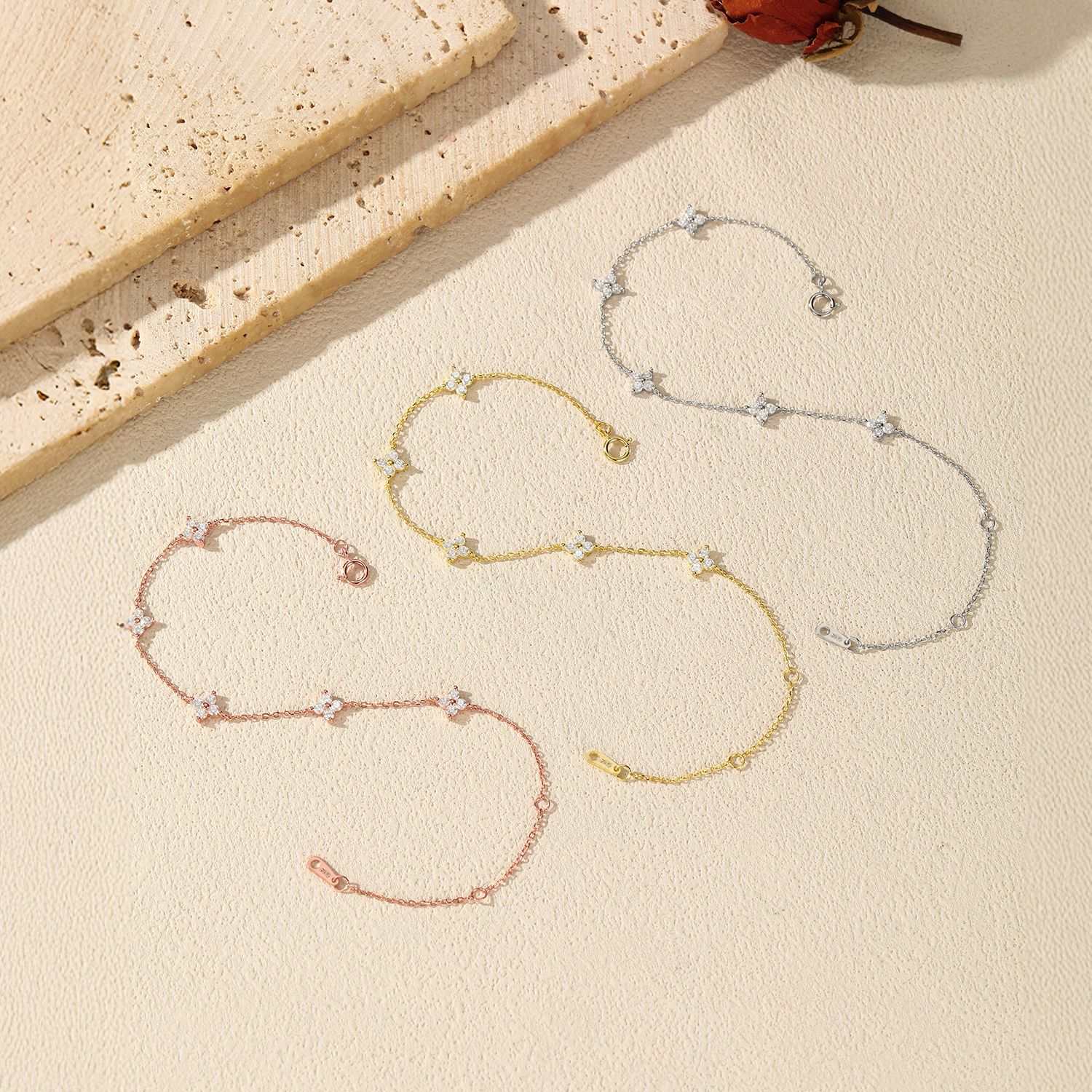 The S925 Sterling Silver Clover Bracelet - Image 3