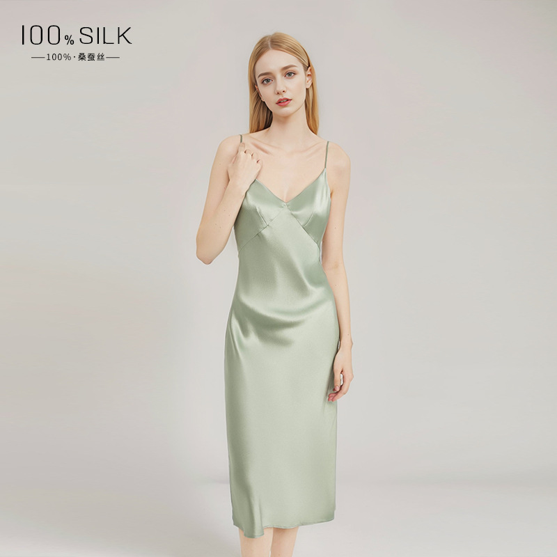 1147 Light Bean Green (16 Momme)