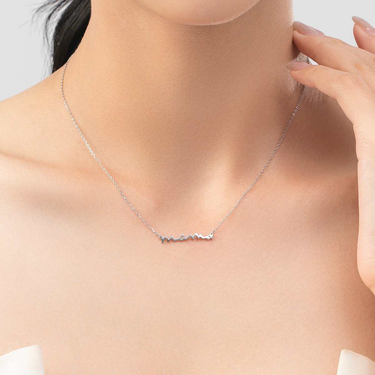 The Minimalist Layering Collarbone Necklace - Image 2