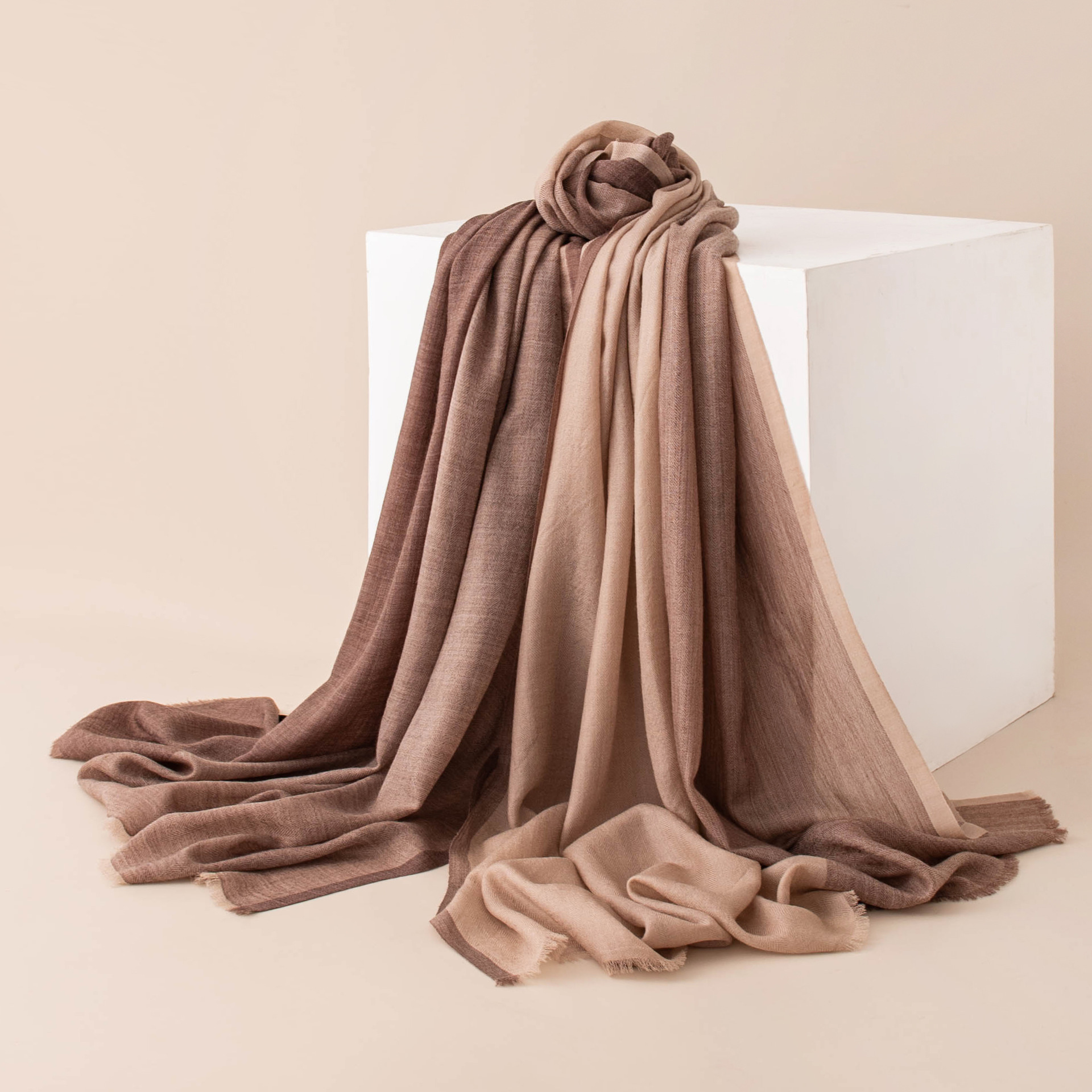FHY25-7065-3 Border Jacquard Coffee