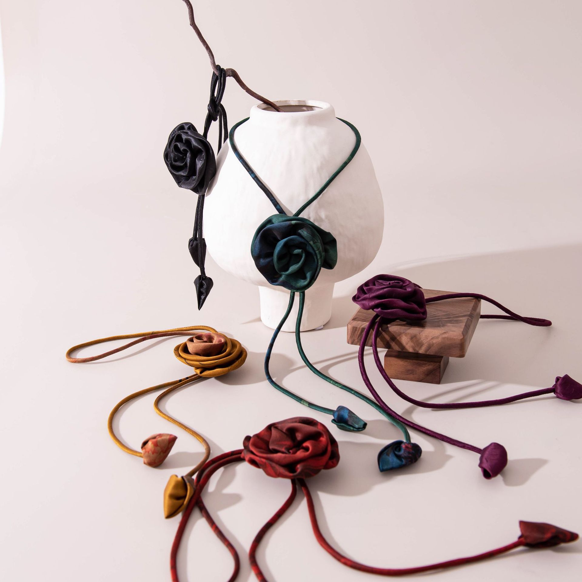 The Xiangyunsha Silk Rose Pendant Necklace - Image 3