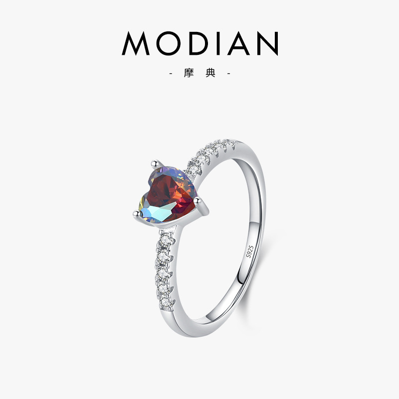 The S925 Sterling Silver Heart Zirconia Ring