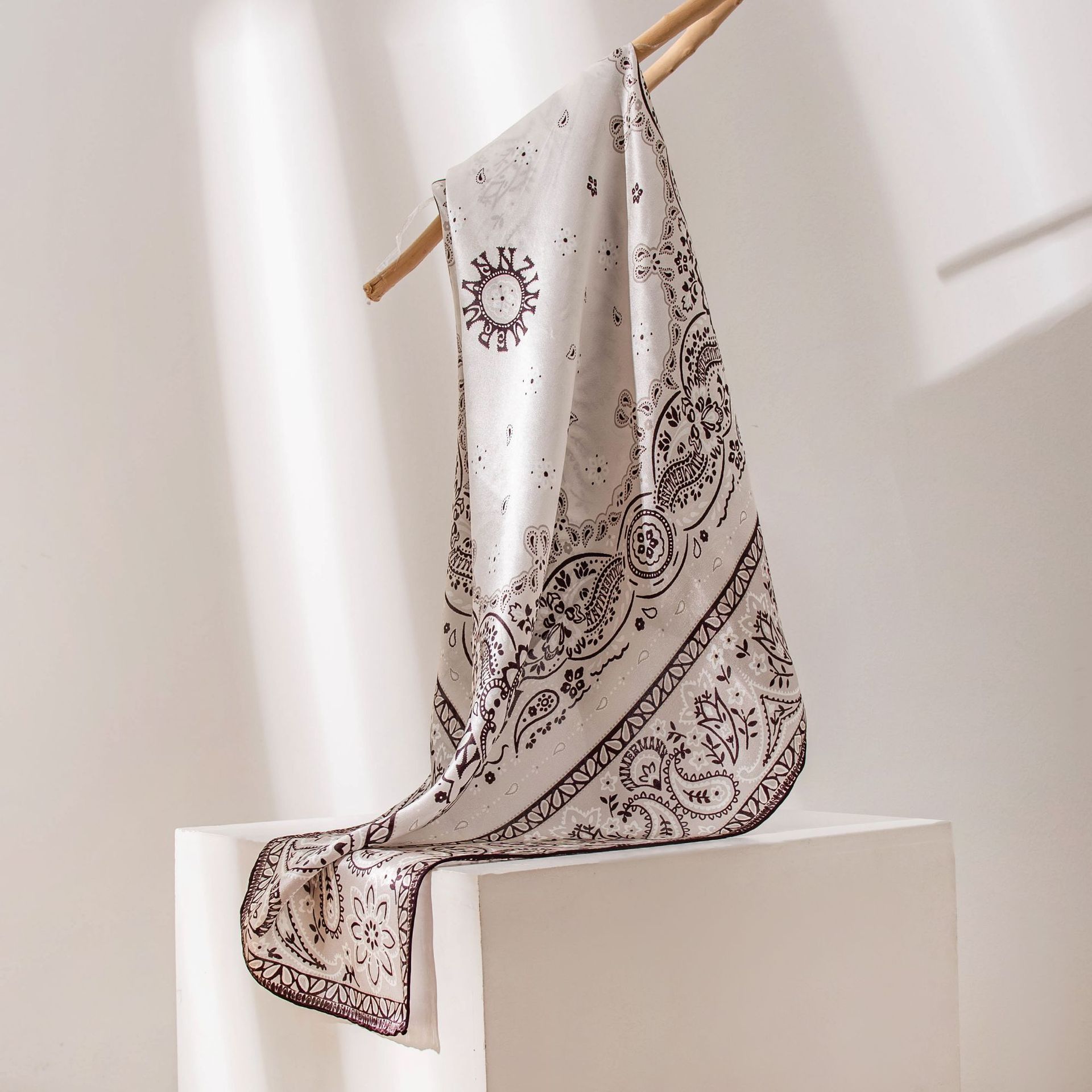 FHZ24-9118-1 Gray Beige Cashew