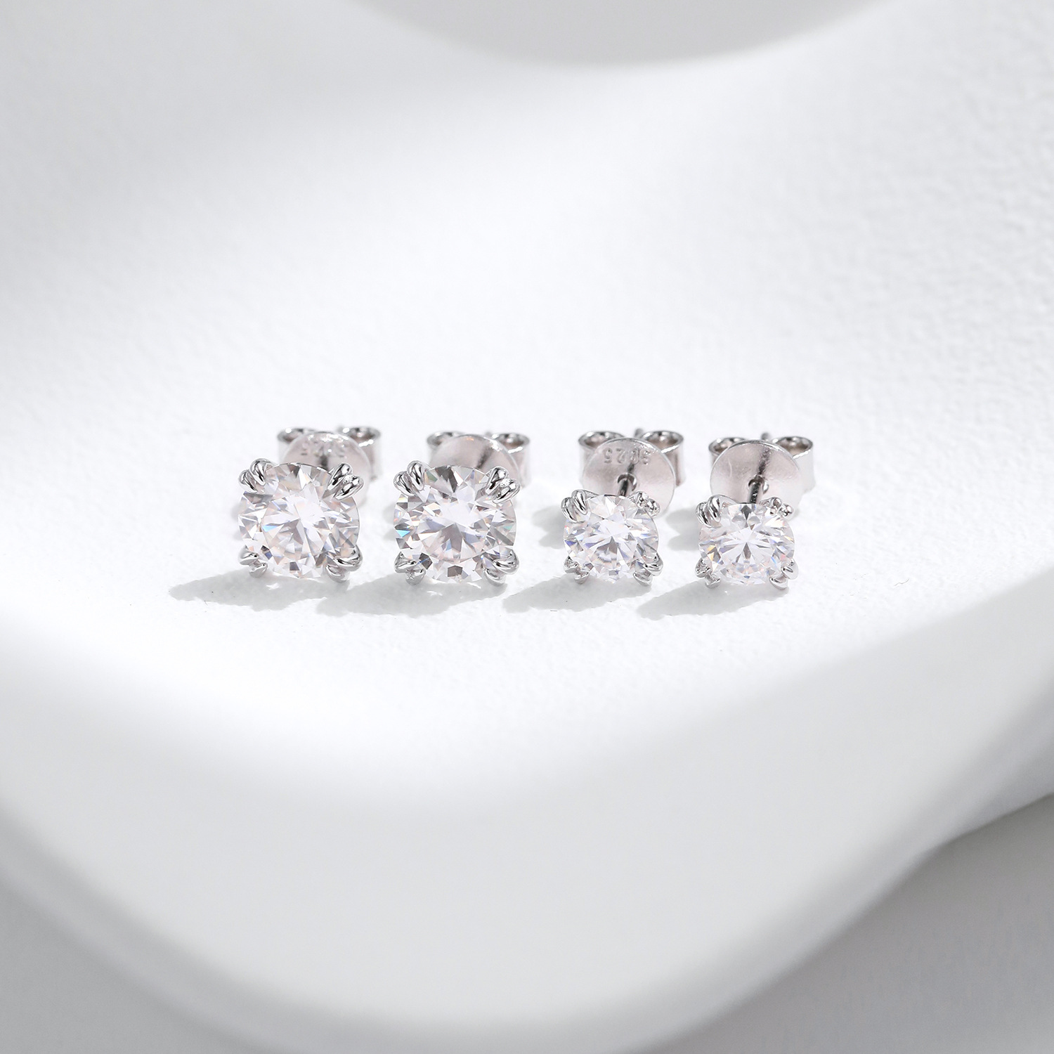 The 1 Carat Moissanite S925 Sterling Silver Stud Earrings - Image 4
