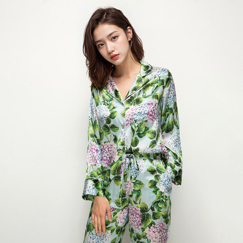 The 100% Mulberry Silk Long Sleeve Pajama Set