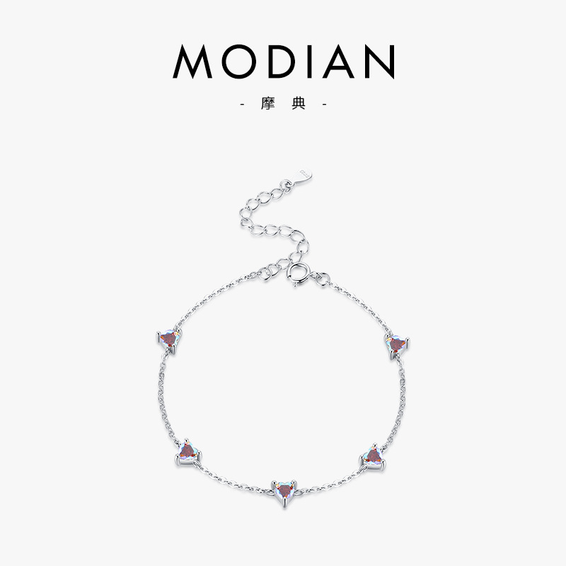 The S925 Sterling Silver Heart Zircon Bracelet