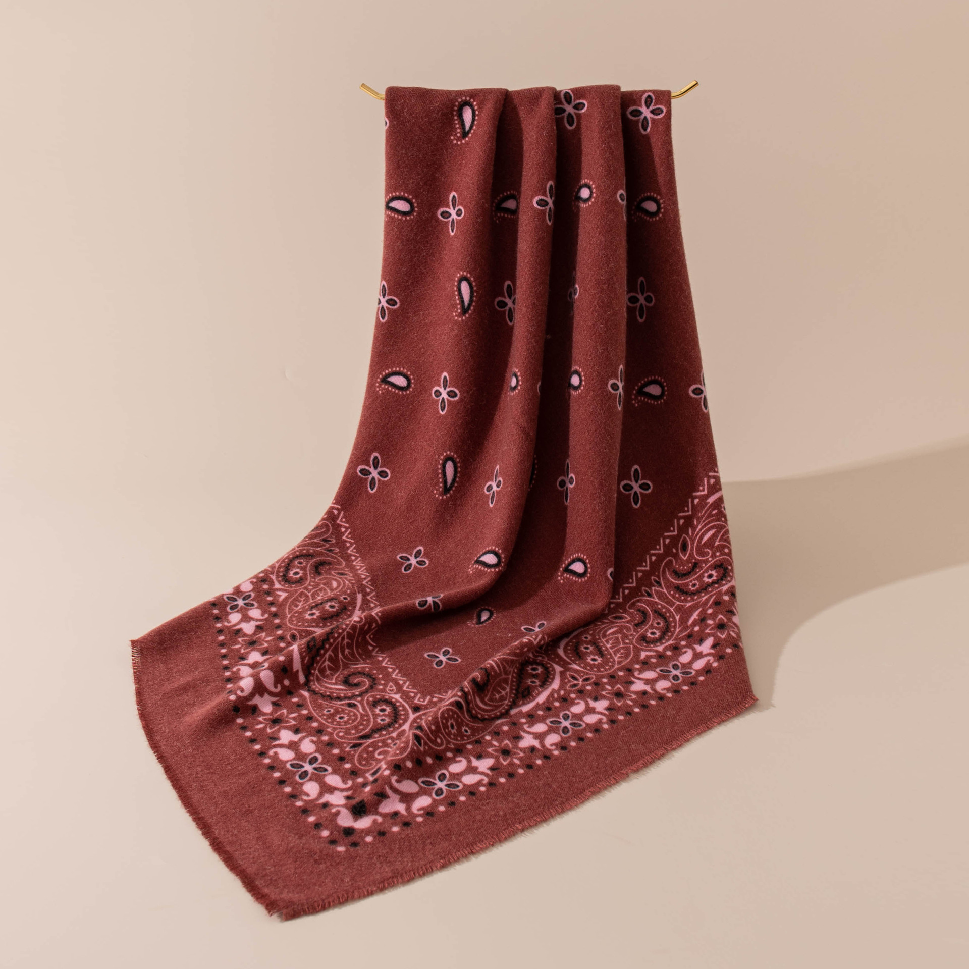 FH26-6111-1 Wine Red Paisley