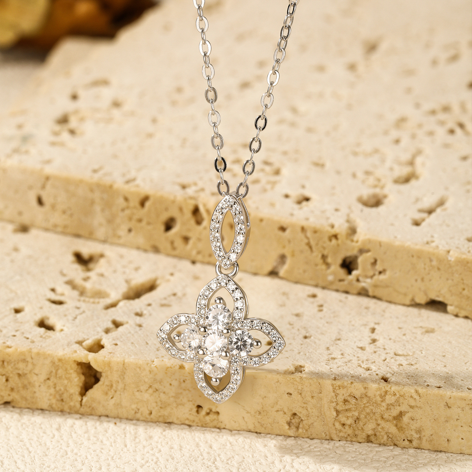 The S925 Sterling Silver French Vintage Floral Necklace - Image 4