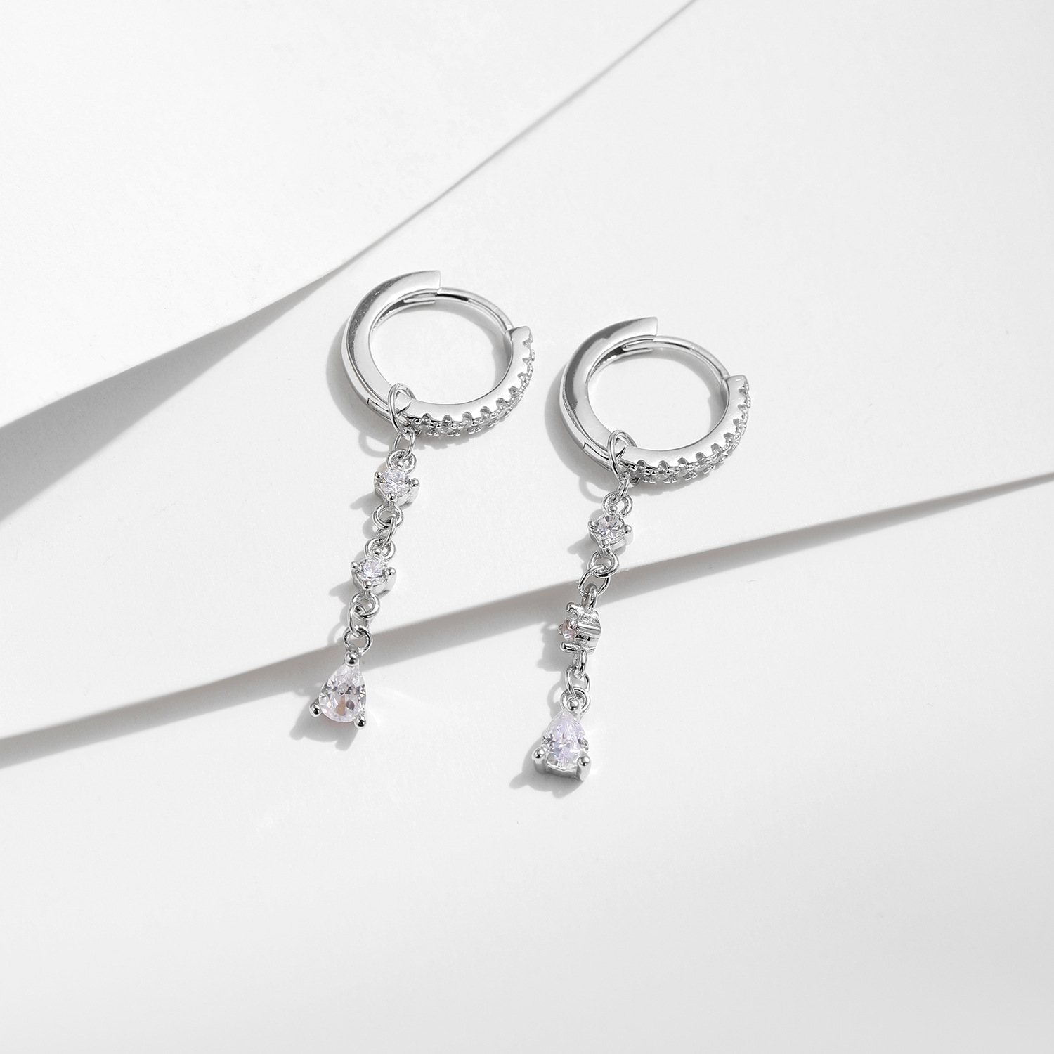The S925 Silver Crystal Rhinestone Tassel Drop Ear Cuff - Image 4