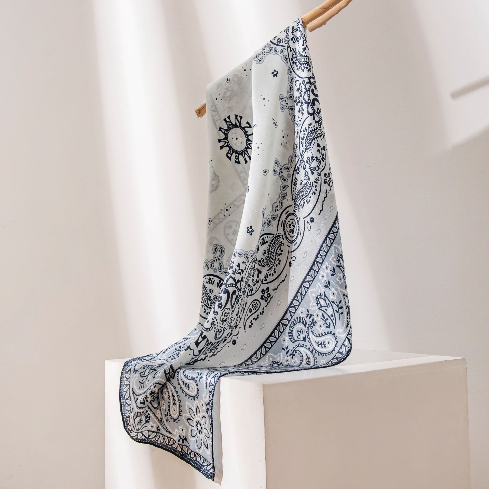 FHZ24-9118-2 Blue Beige Cashew