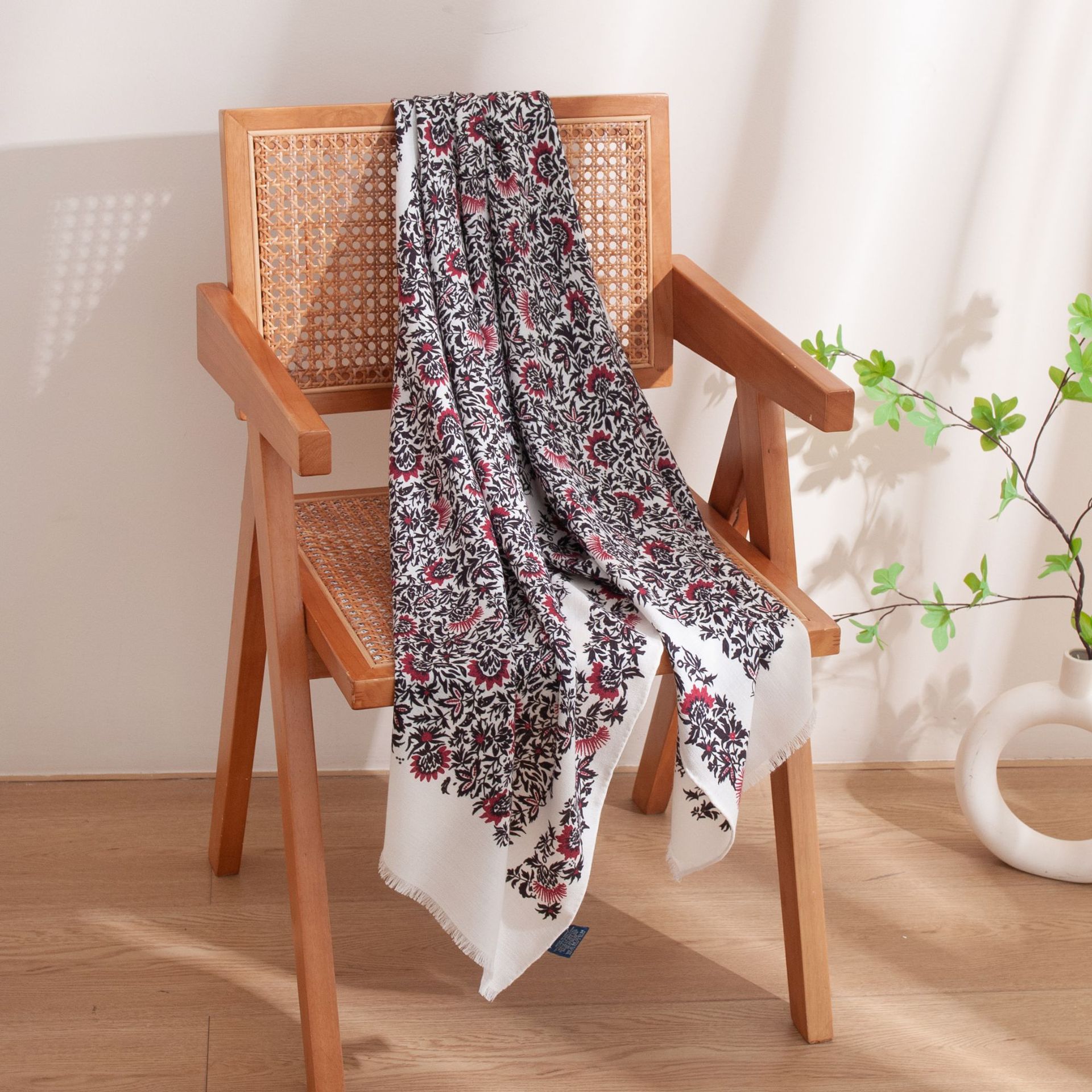The Silk Wool Shawl with Retro Print