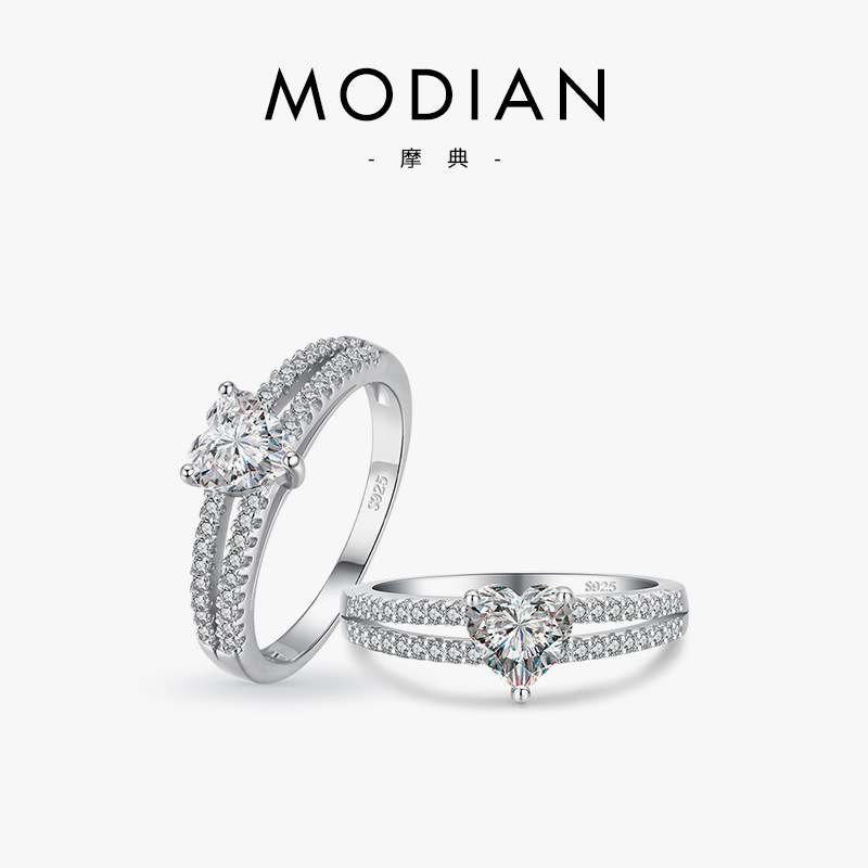 The S925 Sterling Silver Heart Zirconia Ring