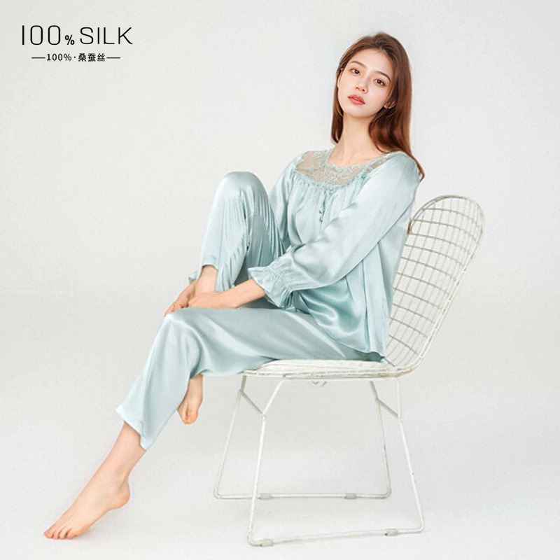 The 100% Mulberry Silk Square Neck Long Sleeve Pajama Set - Image 4