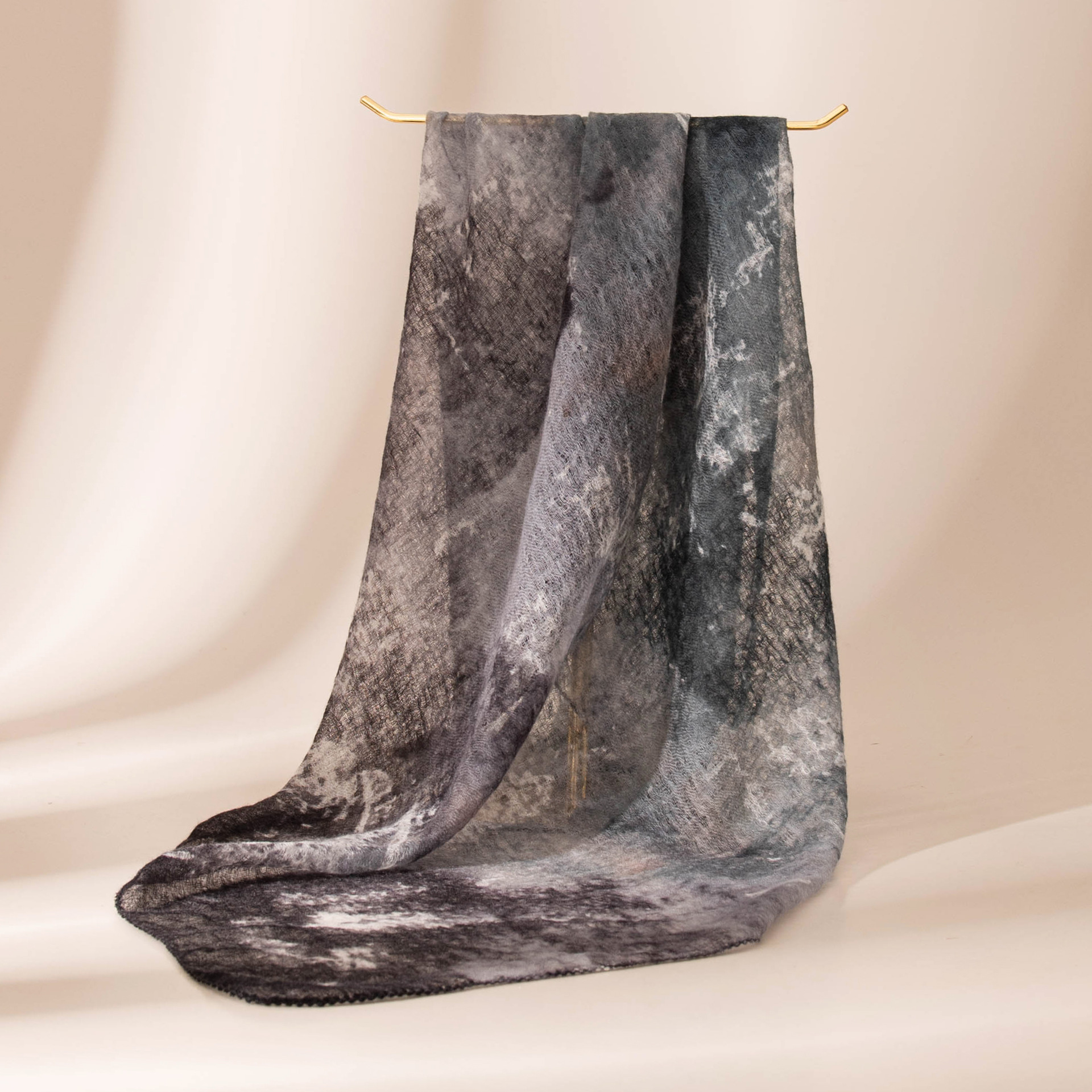 FHYR26-7276-3 Misty Gray