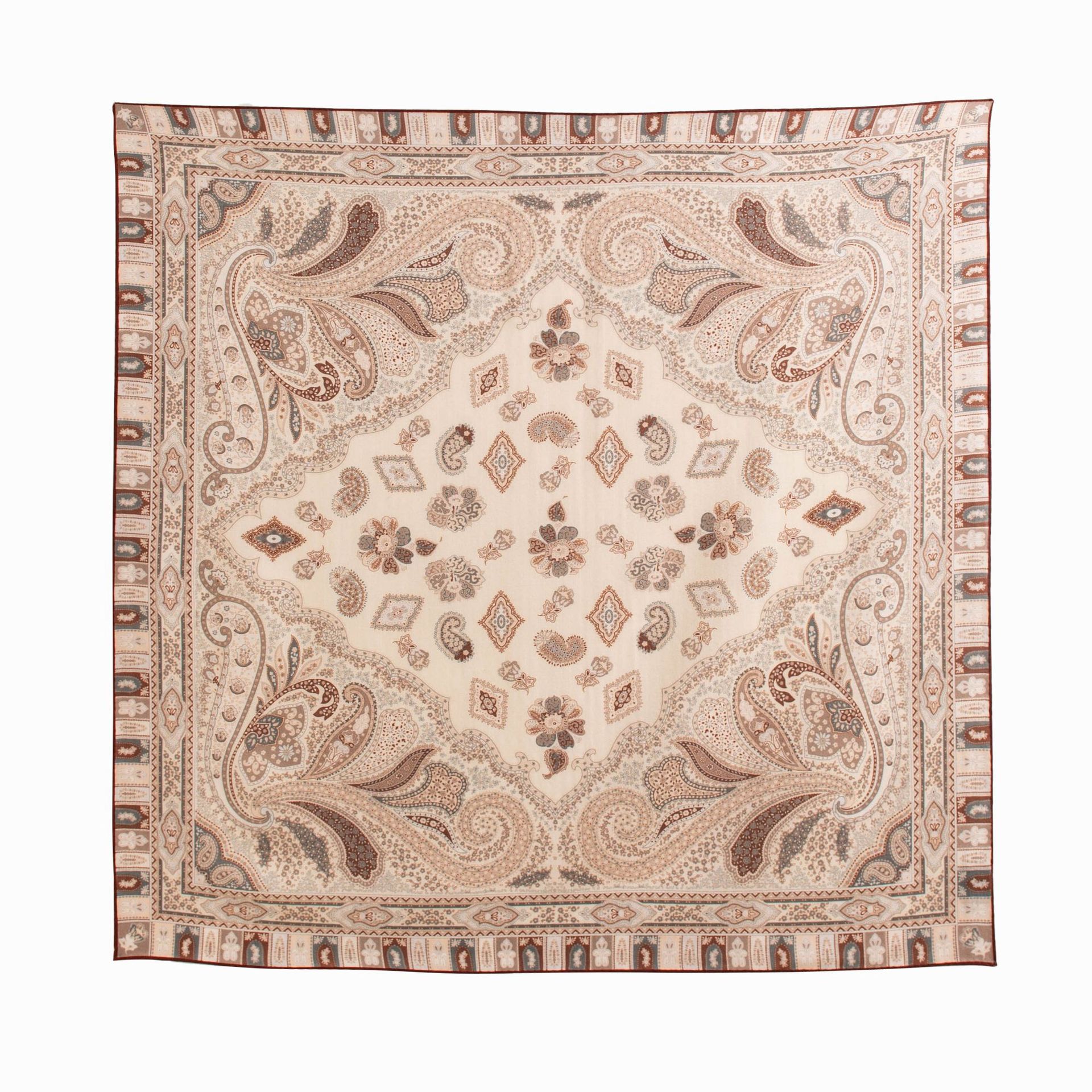 FHZ25-90217-1 Hand Rolled - Double Sided Paisley White