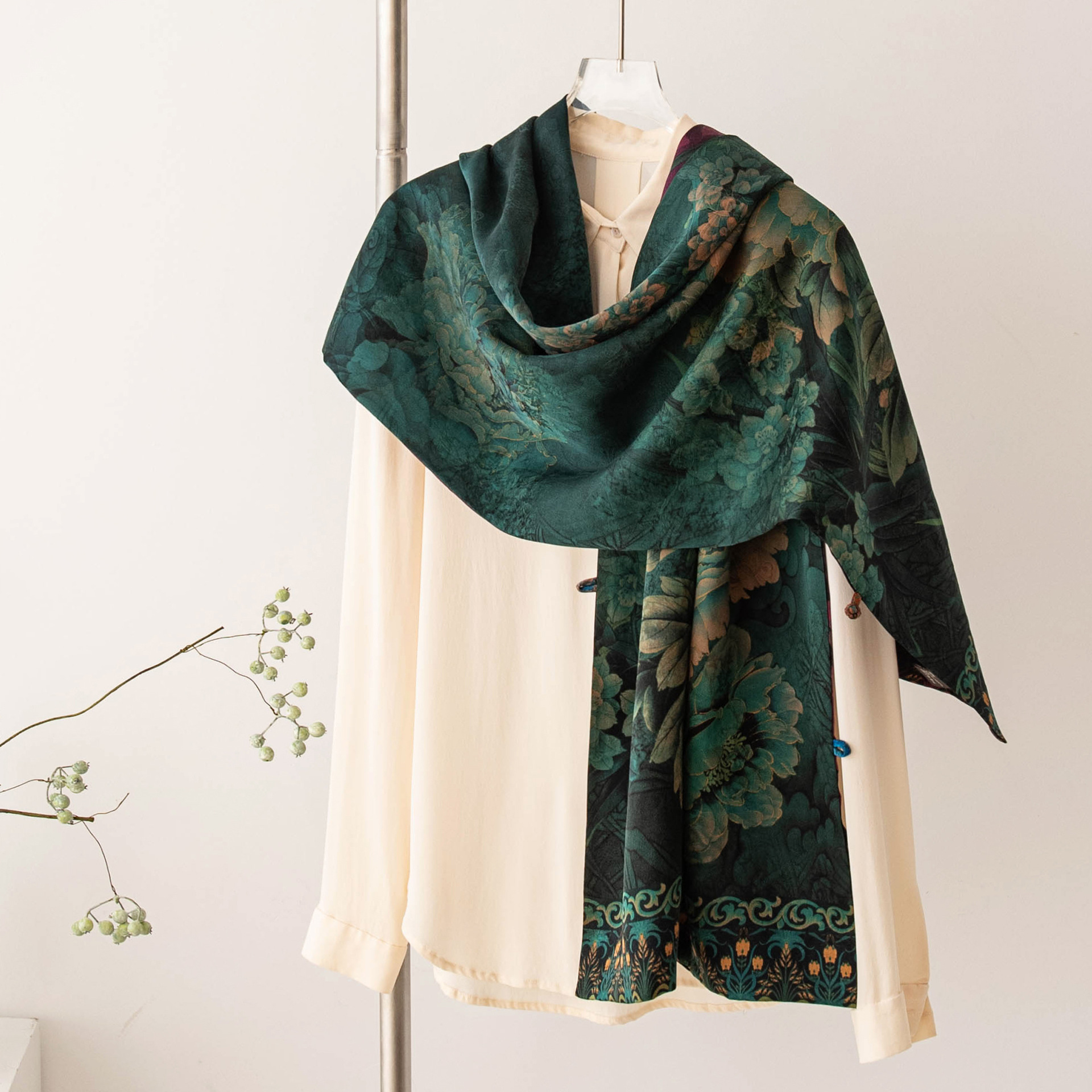 The Double-Sided Dual-Color Xiangyunsha Long Scarf