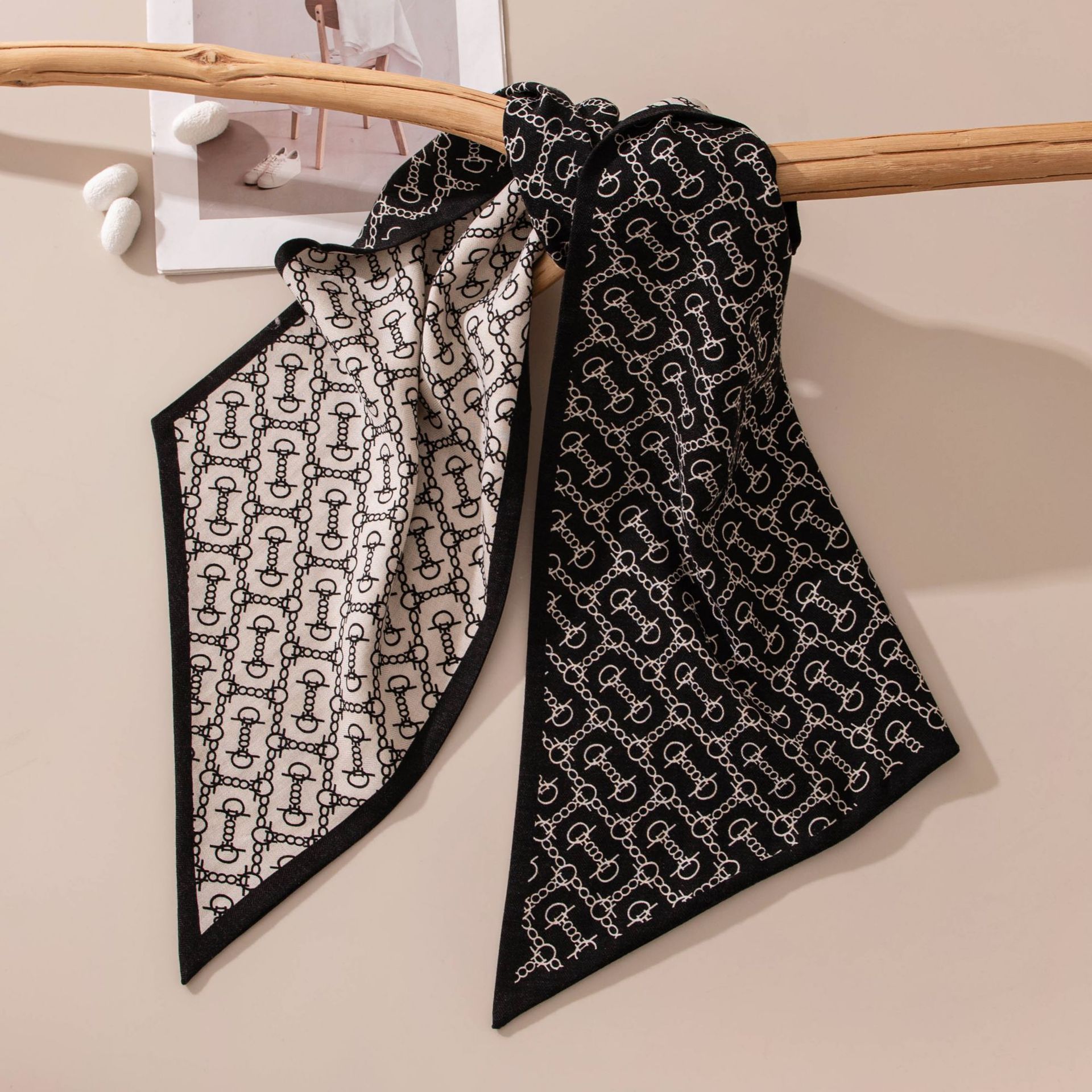 The Double Layer Contrast Silk Wool Scarf - Image 4