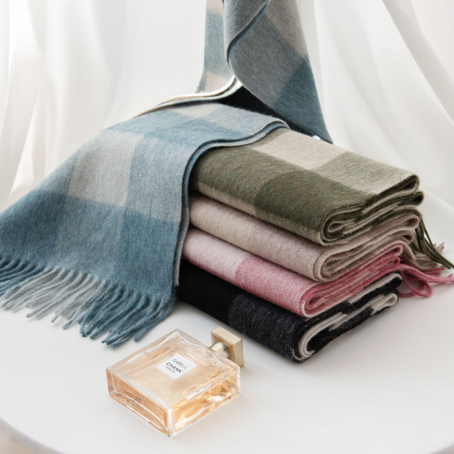 The Plaid Wool Scarf with Fringe - Image 3