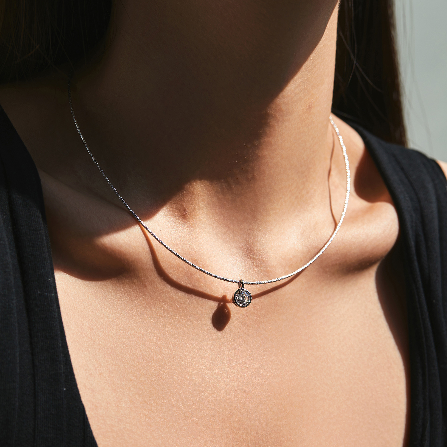 The S925 Silver Bubble Single Diamond Choker Necklace - Image 2