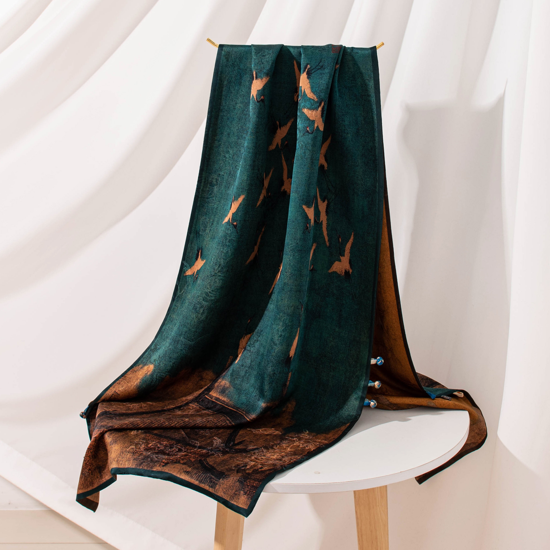 The Double-Layer Mulberry Silk Long Scarf with Buckle - Image 4