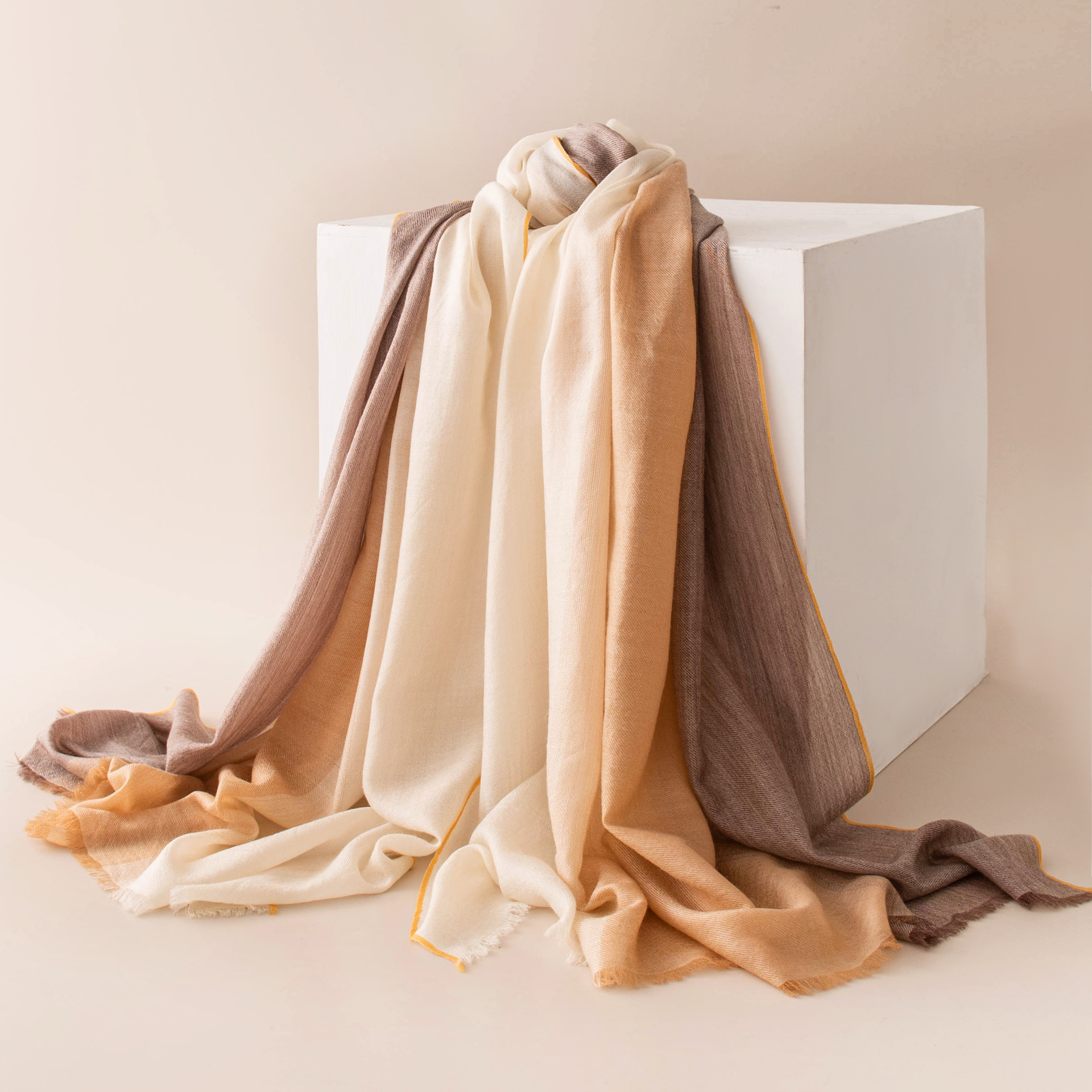 FHY26-7257-1 Brown Camel Rainbow
